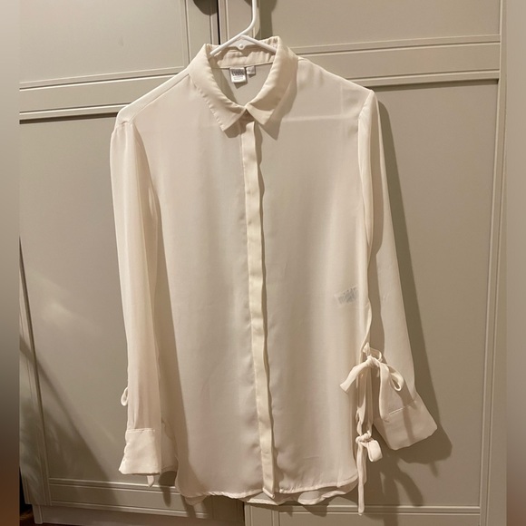 2 for $20 Twik Off White buttoned up blouse - Picture 1 of 5